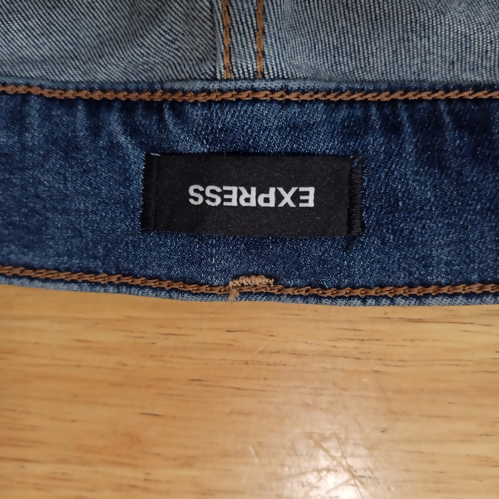 Express Mid Rise '70s Flare Distressed Jeans Denim Women's Size 14R New With Tag - Picture 6 of 16
